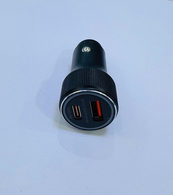 شارژر فندکی فست شارژ ایکس مکس مدل cr-67