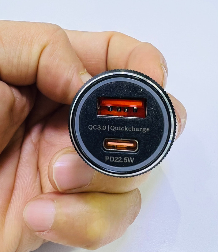 شارژر فندکی فست شارژ ایکس مکس مدل cr-67